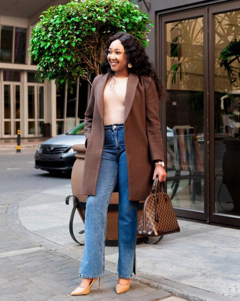 petite high waisted jeans outfits